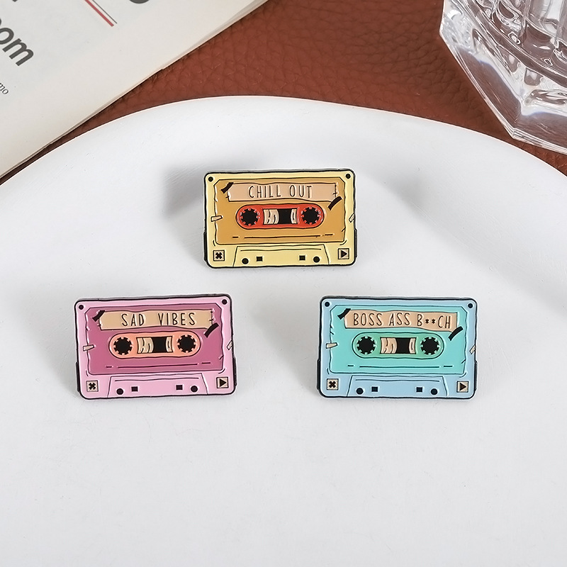 Vintage Music Tape Enamel Broo - Vintage Vibes Fashion บทวิจารณ์และราคา